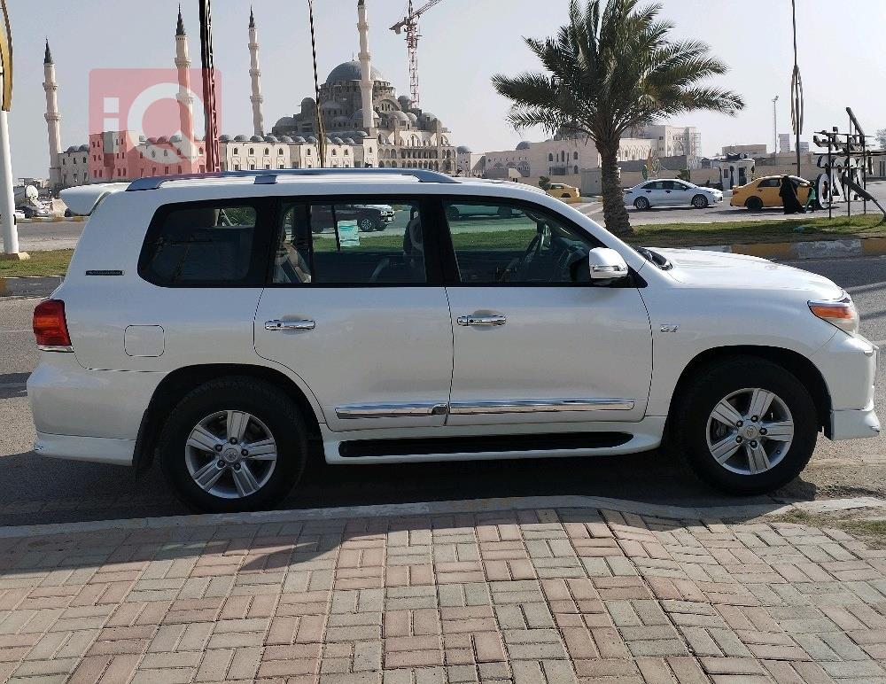 تويوتا لاندكروزر